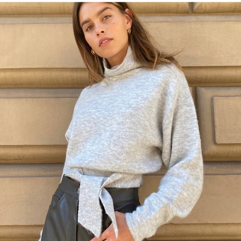 WILFRED Aritzia Lorin Turtleneck Tie Front Grayish light blue Wool Sweater 2XS